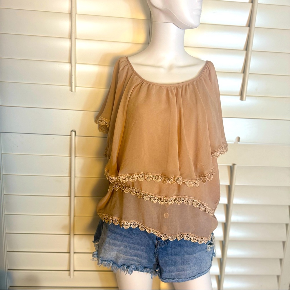 Gibson Beige Tan Nude ruffled top size large